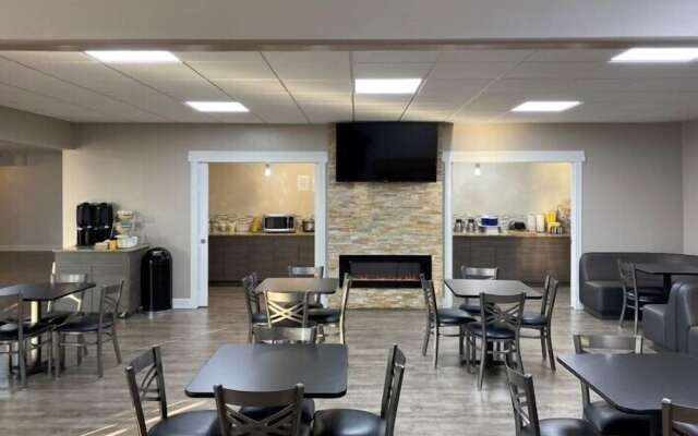 Days Inn and Suites by Wyndham Hammond, IN