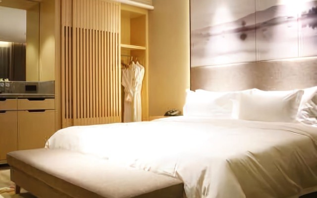Elegance Hotel