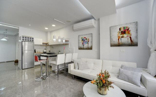 3 Bedrooms - Ben Yehuda