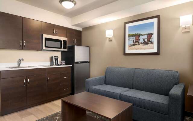 Microtel Inn & Suites by Wyndham Aurora