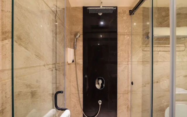 Hotel Golden Aura