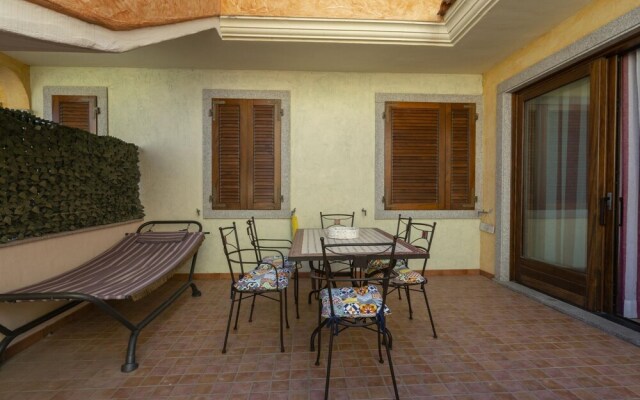 Comfortable Holiday Home in Lu Bagnu Near Seabeach