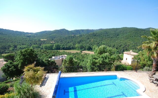 Deluxe Villa in Calonge With Private Pool