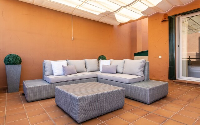 Elviria Marbella Luxury Penthouse Two Rooms PARKING and Golf