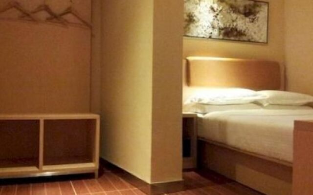 Aira Hotel