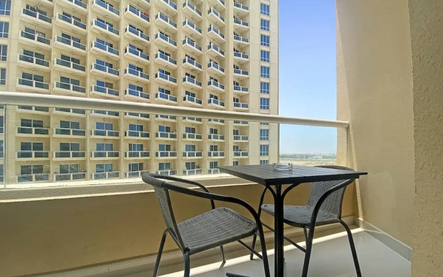 WelHome - Lovely Studio Apartment in Production City