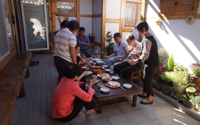 Dowonjeong Healing House