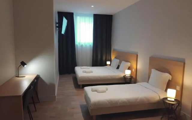 Orly Residis Le Hall