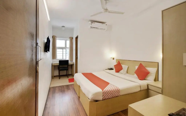 OYO 74511 Hotel Adya