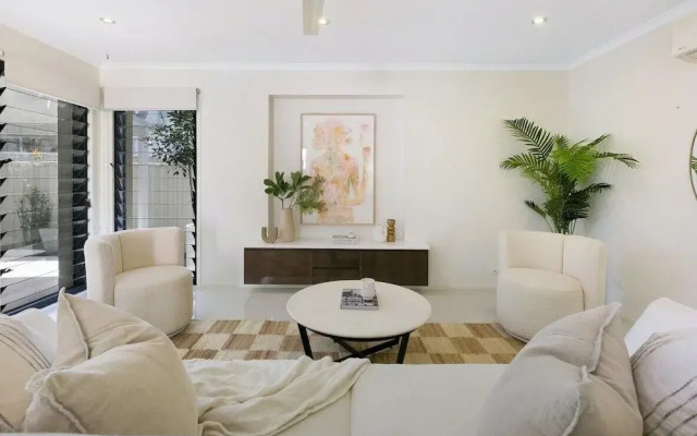 Riviera Road Miami - 4BRM Dual Villa