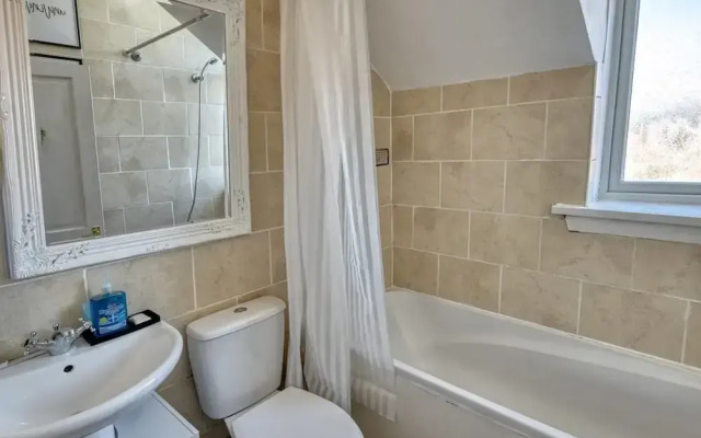 Home Near City Centre, Pets Welcome, Parking