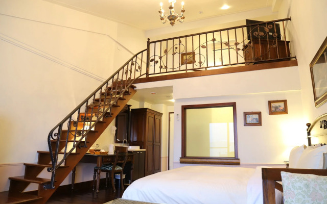 Shangrila Boutique Hotel
