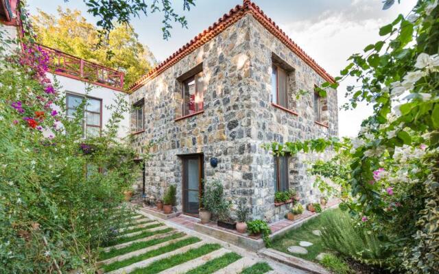 Laila Otel  Karaburun