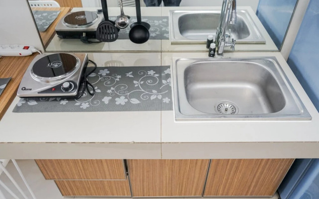 Relax And Simply Studio Apartment At Parkland Avenue