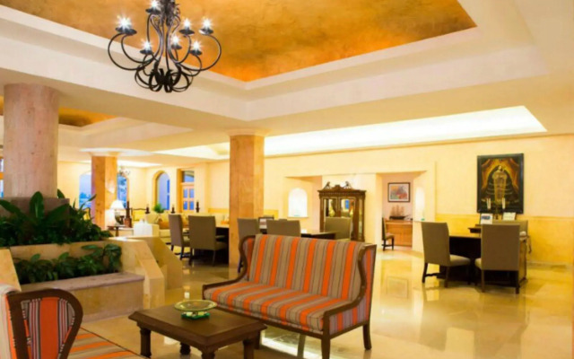 Villa La Estancia Residences