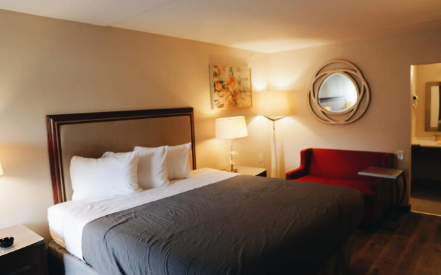 All Seasons Inn & Suites