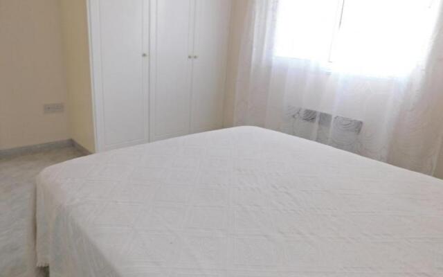 Emma's Place, 2 bedroom apartment with pool view