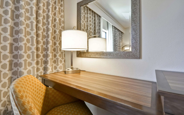 Hampton Inn & Suites Dallas/Plano-East