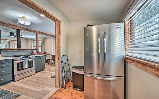 Flagstaff Cabin w/ Hot Tub & Fire Pit!