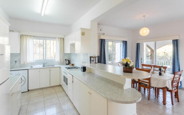 Villa Lela Pente Large Private Pool Walk to Beach A C Wifi Car Not Required Eco-friendly - 2167