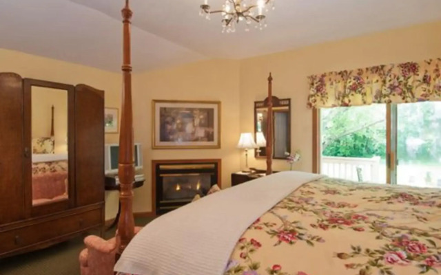 Inn at Ellis River