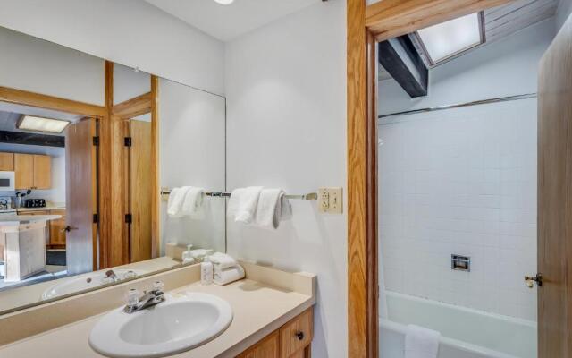 Laurelwood Condominiums Studio Deluxe Unit 414