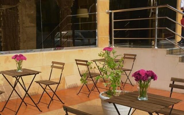 Gold Inn Hotel