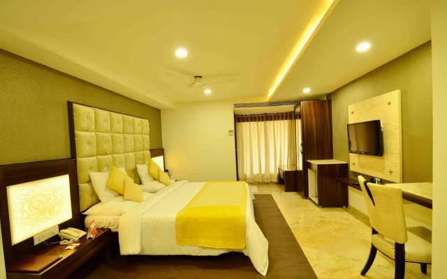 OYO Premium Kanchan Bagh