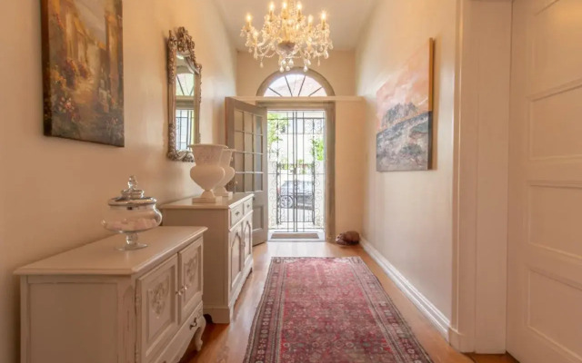 Rhonda's Manor Boutique Guest House