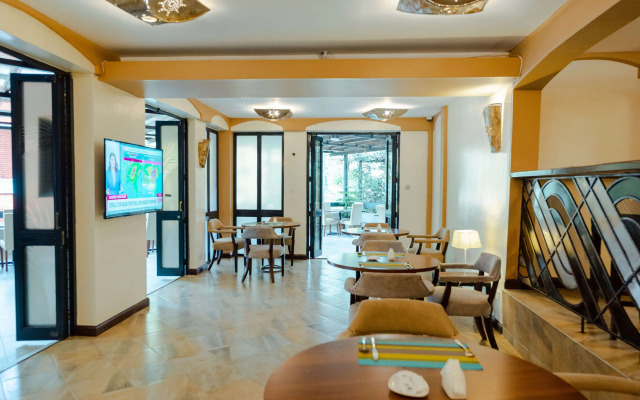 Heri Heights Hotel Apartments, SureStay Collection by BW