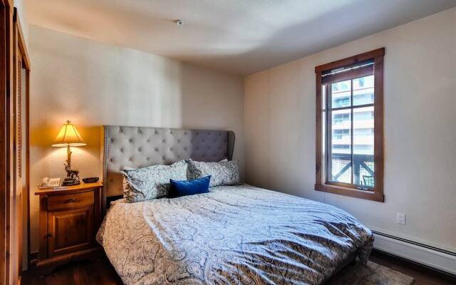 1 Bedroom Mountain Condo Located in Historic Downtown Breckenridge Near Shopping, Dining, and Restaurants