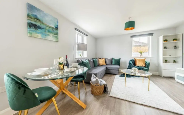 Super Luxe Central Maidenhead Apartment