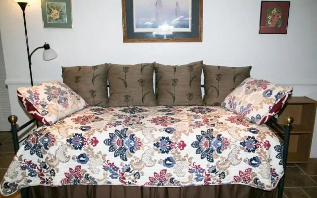 Quiet Private House 15 min to Beach