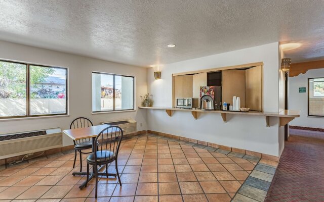 Motel 6 Santa Fe Central