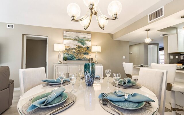 Siesta Breakers on Crescent Beach