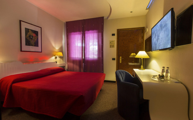 Motel K Suite A Tema & Wellness