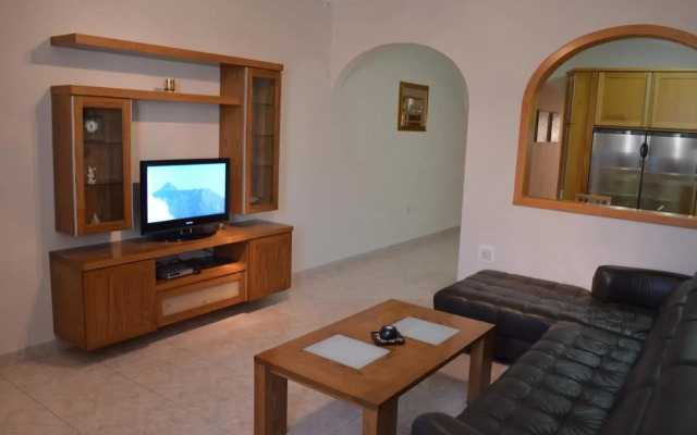 The April Maisonette