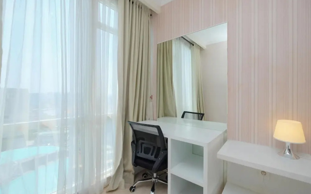 Homey And Comfy Studio Room At Menteng Park Apartment