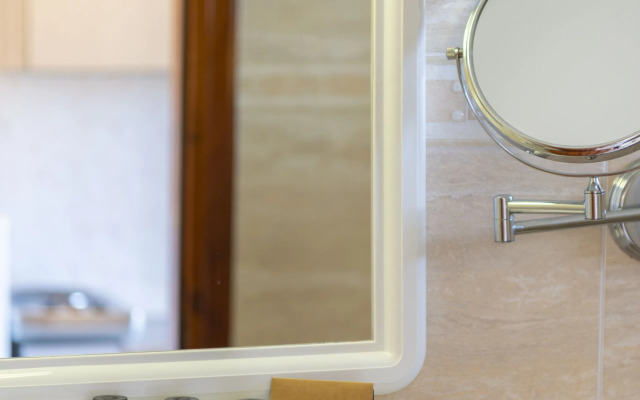 Irene Hotel & Studios - Beachfront