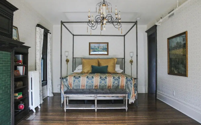 New Victorian Mansion Bed & Breakfast