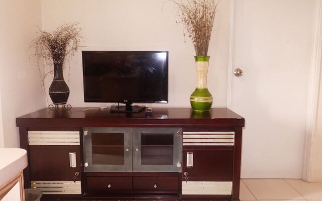 Kalibata Apartment With Sofa Bed Near Shopping Center