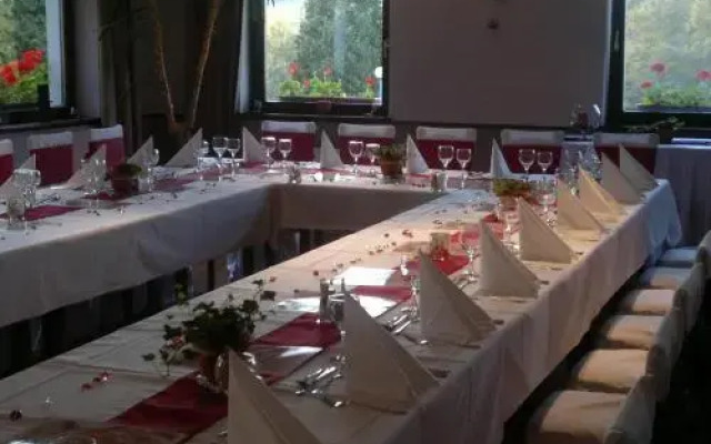 Apát Hotel és Étterem