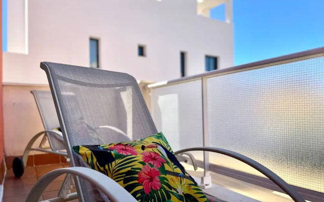 Apartment Near Beach With Pools in Spain