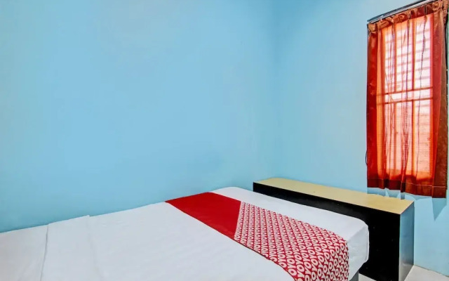 OYO 93209 Guest House Cemara 3