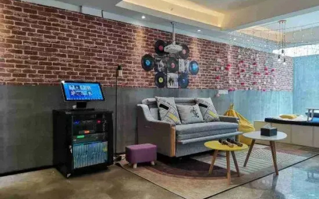 Yunfeng Zhuyuan Hostel