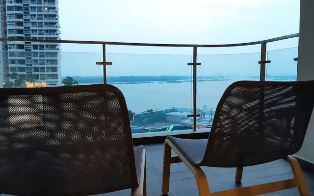 Homerent by Countrygarden Danga Bay