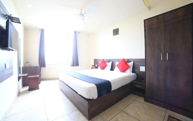 OYO 24808 Padmawati Palace