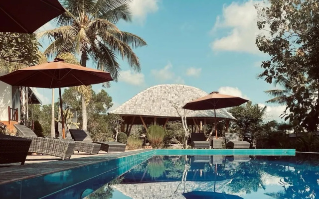 Tinggian Hill Retreat