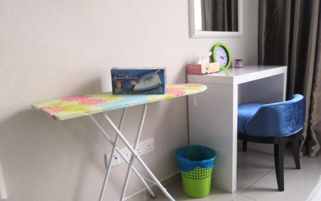 Dz Studio and Suite Parisien Tower i-City