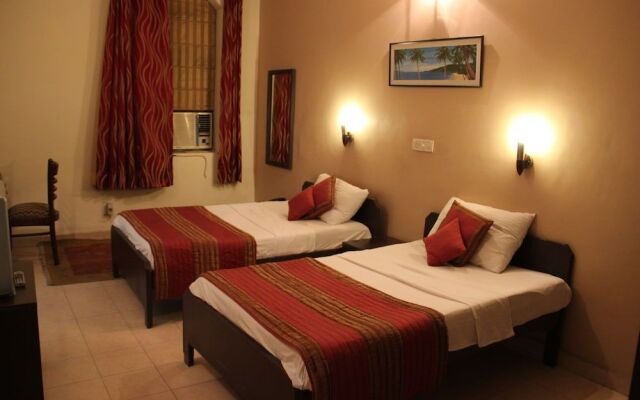 Hotel Doves Inn